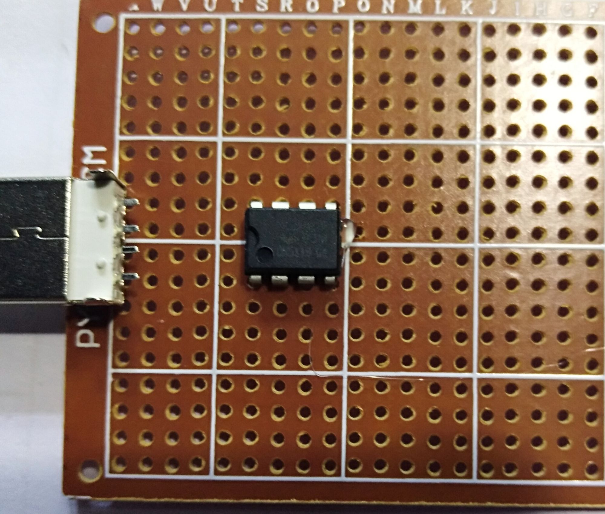 用ne555制作一个手动双闪灯(555系列4)