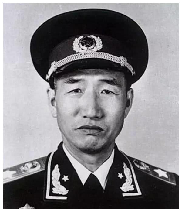 此开国中将15岁参军,18岁任师政委,人赞:打仗心细如绣花