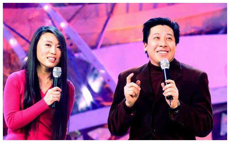 相爱了15年,57岁吴琼眼神充满了温柔,41岁阮巡看着仍很嫩