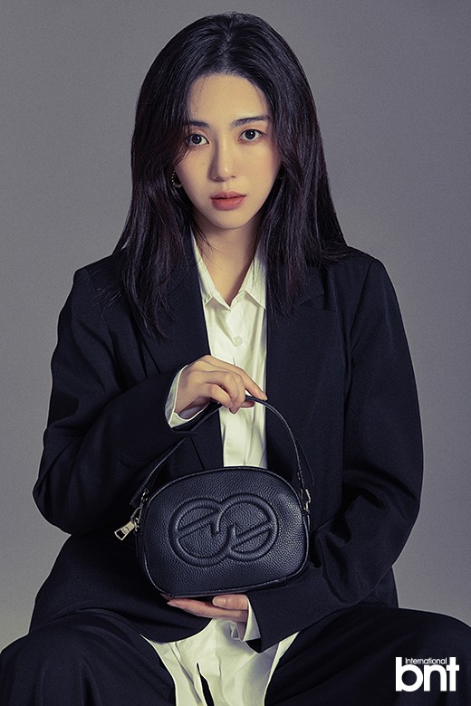 韩国女团aoa原成员权珉阿最新杂志写真曝光