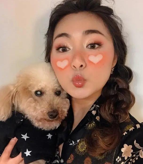 复古风造型怎么穿出高级感?看看童安格的女儿你就明白了__财经头条