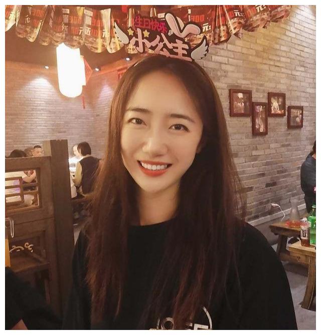 女排王辰玥生日,肤白貌美,清纯可人,身材要啥有啥,似梦中情人