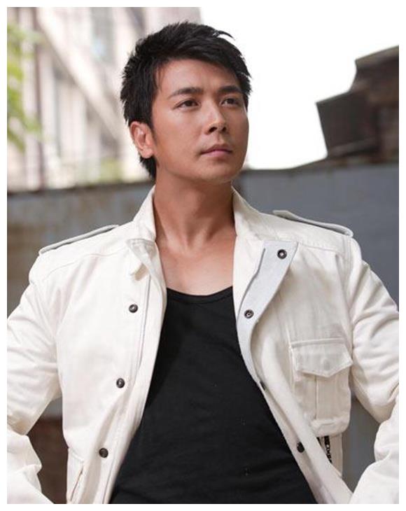 娶大6岁老婆独宠10年,如今4岁儿子像爸爸|何珈好|保剑锋|儿子_新浪