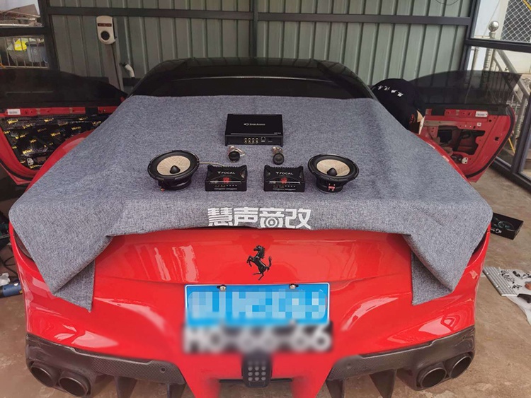 台州慧声法拉利F12汽车音响改装隔音升级，舒适驾乘迎来好心情