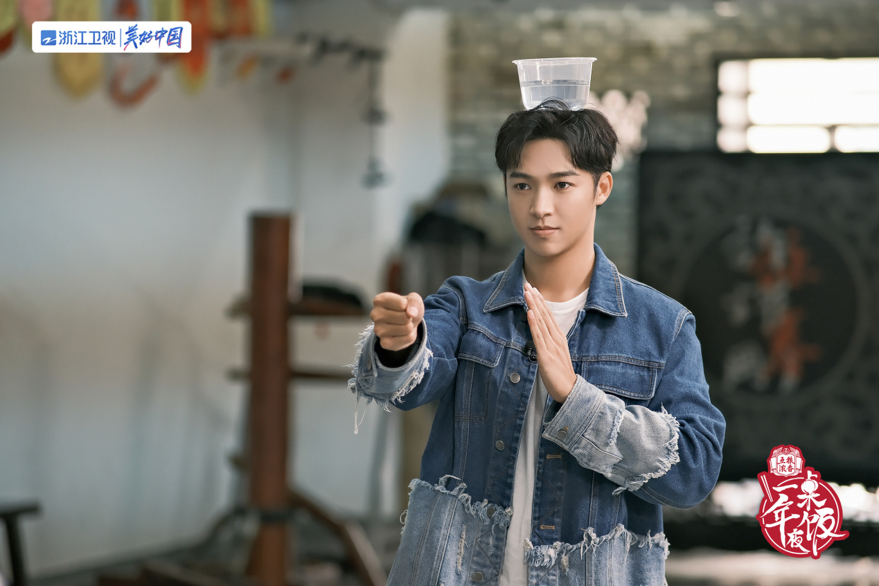 《一桌年夜饭》感受传统文化 传承国粹艺术