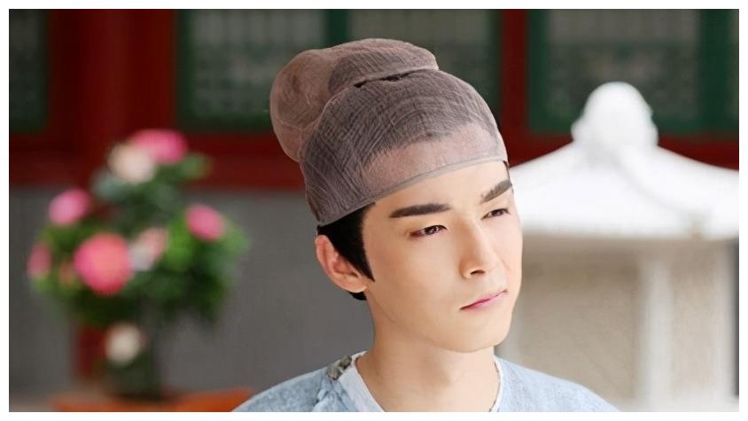 他是《爱情公寓》中的陆展博,不温不火12年,如今