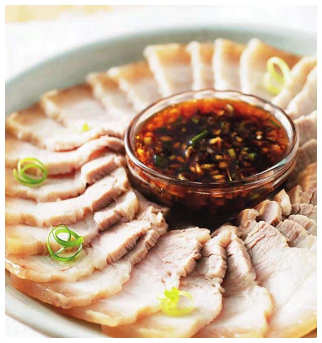 蒜泥白肉蒜香浓郁香辣好吃肥而不腻