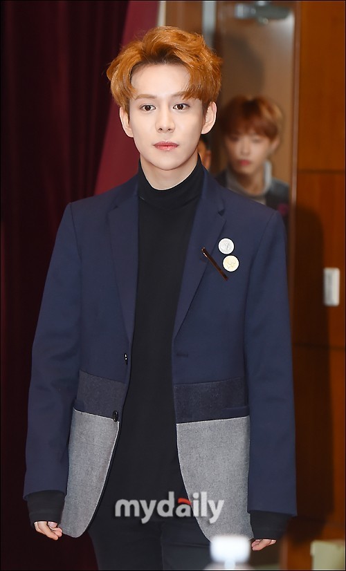 韩国歌手朴经将在今天参军服役