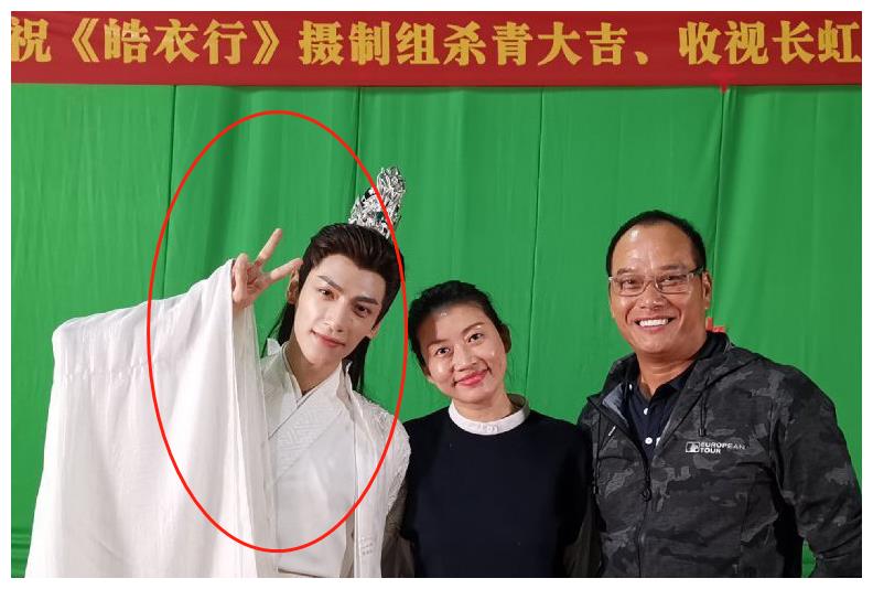 《皓衣行》拍完后,导演亲自晒未修图官宣,男主罗云熙颜值引热议
