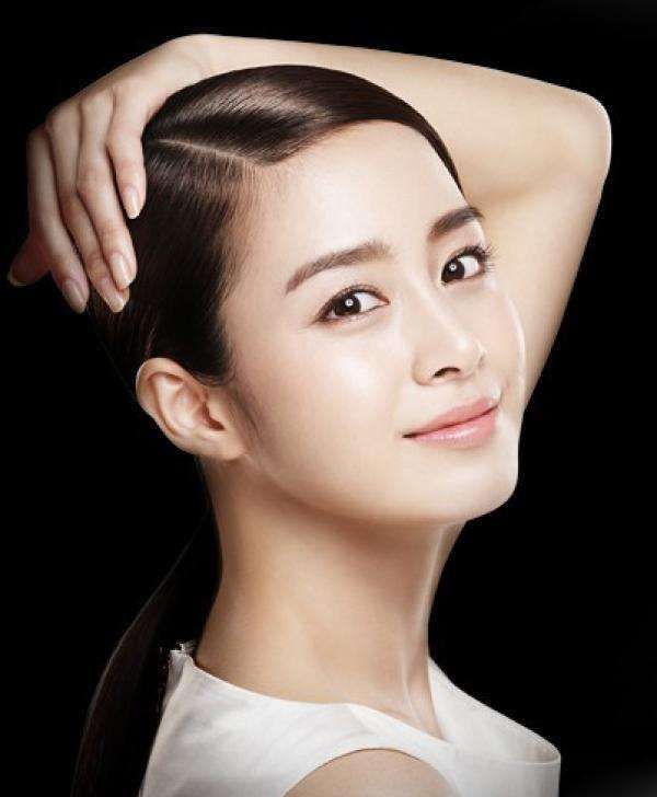 明星金泰熙,韩国娱乐圈演员,被誉为韩国"十大最美女星之一"