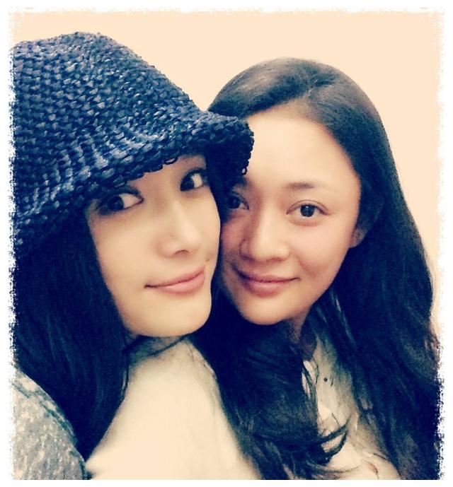 杨若兮大家应该也挺熟,就是《福星高照猪八戒》里的翠花和金花.