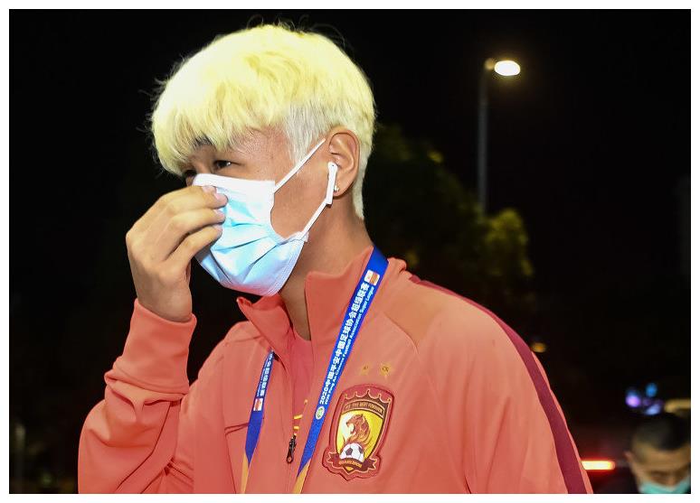 时隔10轮,中超本土最佳射手复出!一头黄发亮了,至今无人超越他