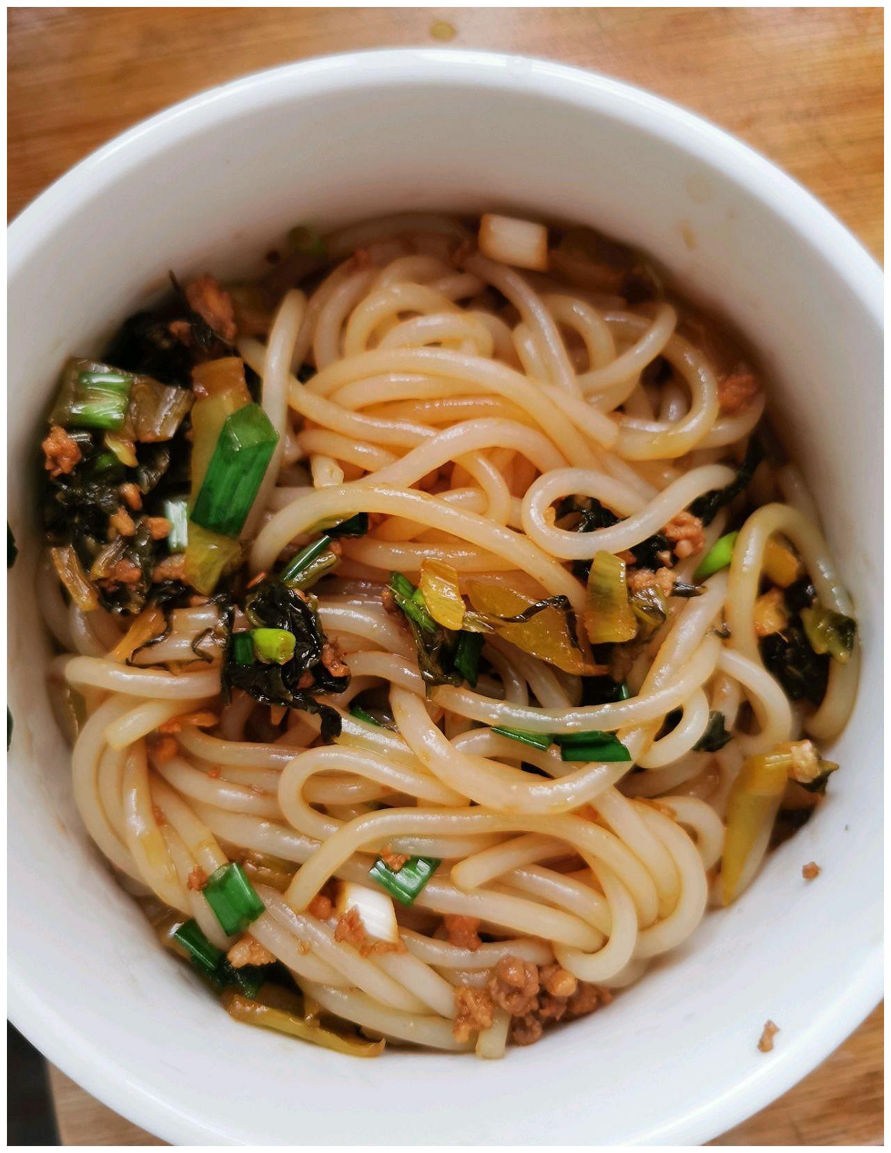 酸菜肉沫拌米粉的做法