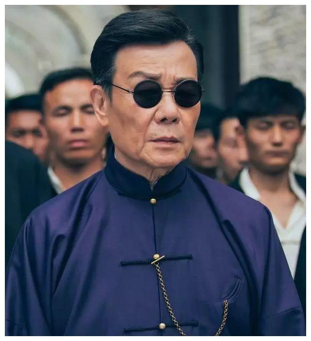 他因反派出名,如今却娶2个妻子,3人婚姻生活如何和谐相处?