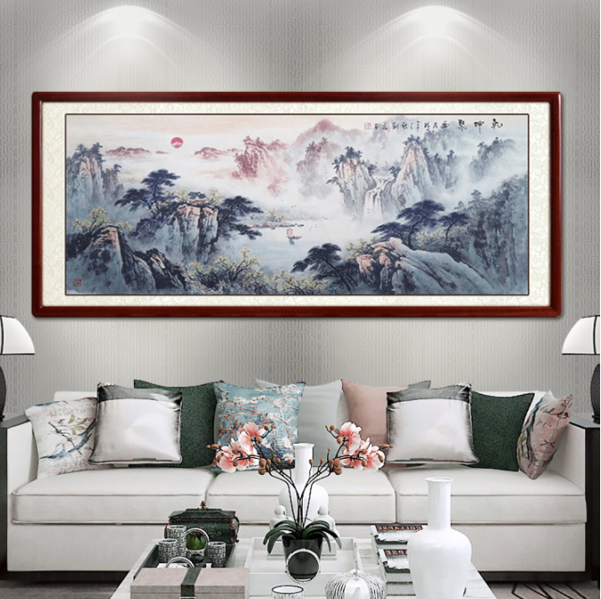 客厅沙发后面挂什么画风水比较好?山水画挂沙发后招财