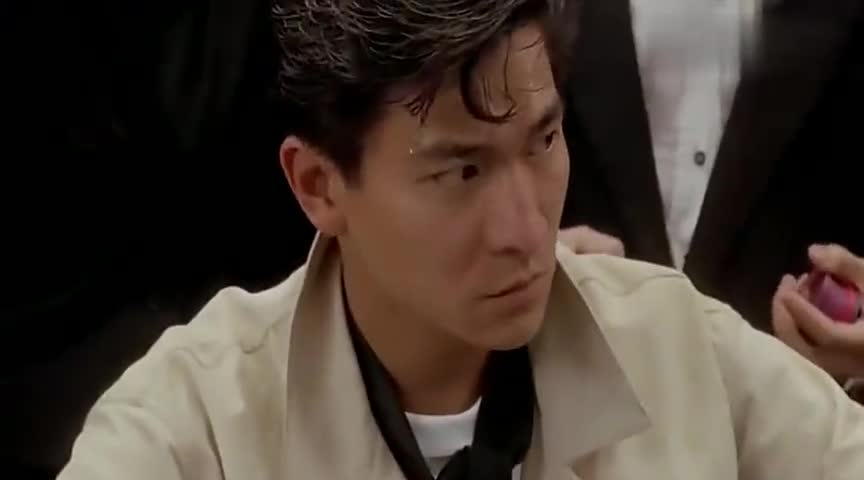 底牌明明是a,翻出来却变成了3,华仔的手法毫无破绽!