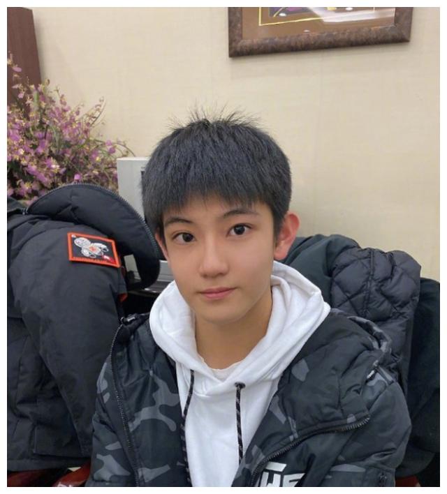 与多位女生网恋,被公司开除前途尽毁|张铭浩|女生|丑闻_新浪新闻