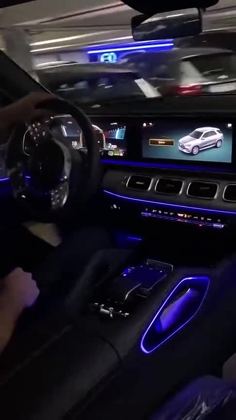 开奔驰的第一视角,应该是这样的,涨姿势了_手机新浪网