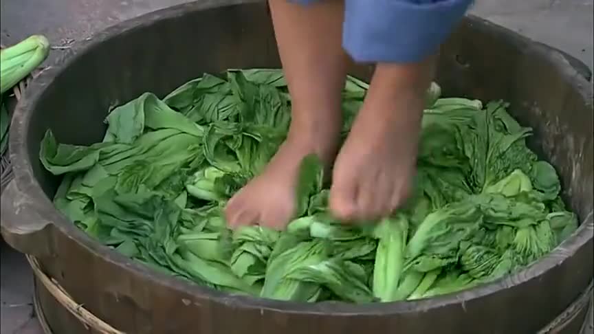 00:00 03:35 03:35 为您推荐: 奶奶再爱我一次:阿足家里穷,饭盒里只有