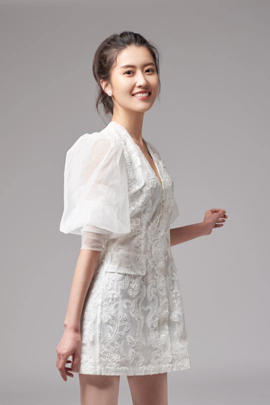 《金蝉脱壳》深耕社会现实 张芮晴演绎校园暴力苦与痛