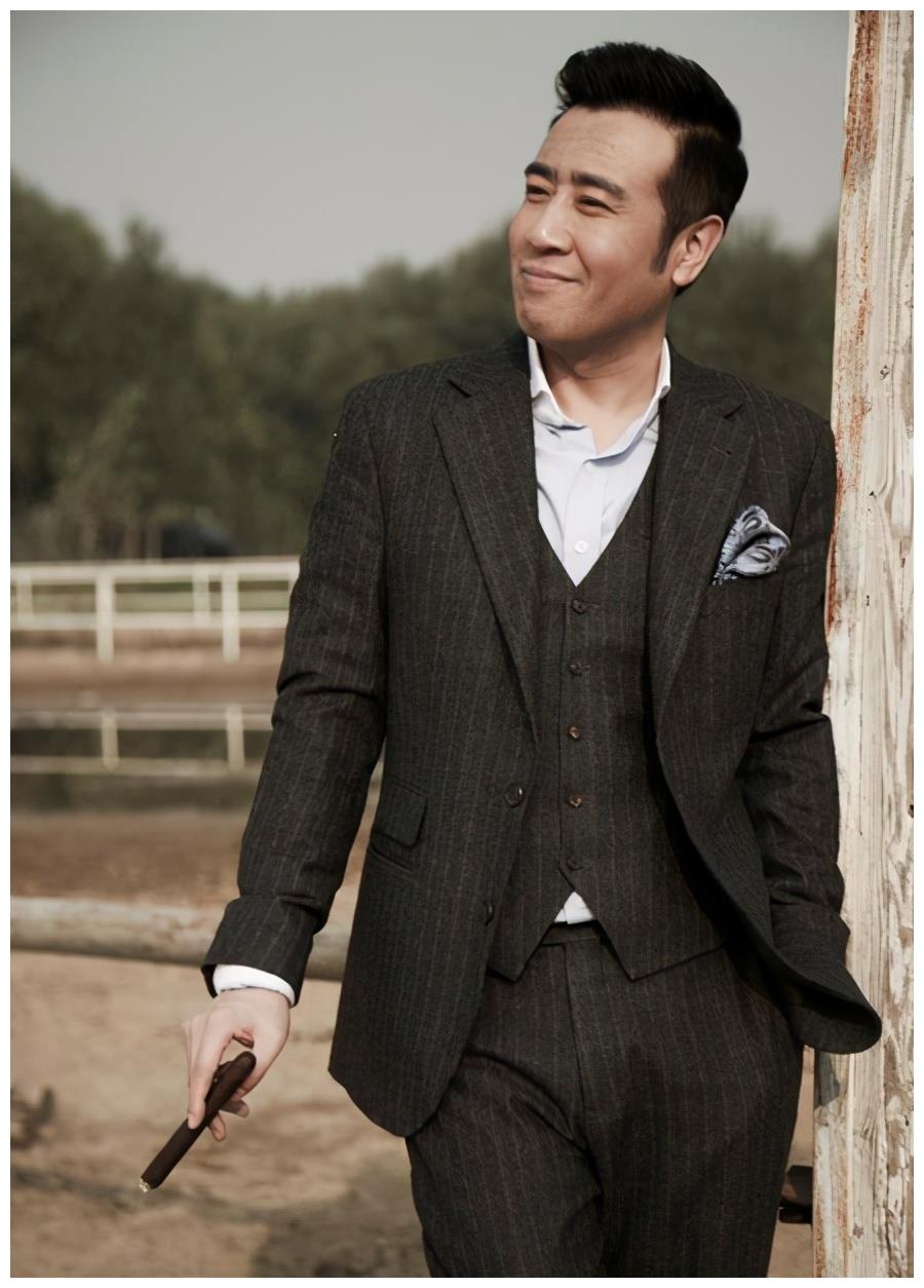 于和伟励志人生母亲45岁生他3岁丧父24岁姐姐喂奶长大