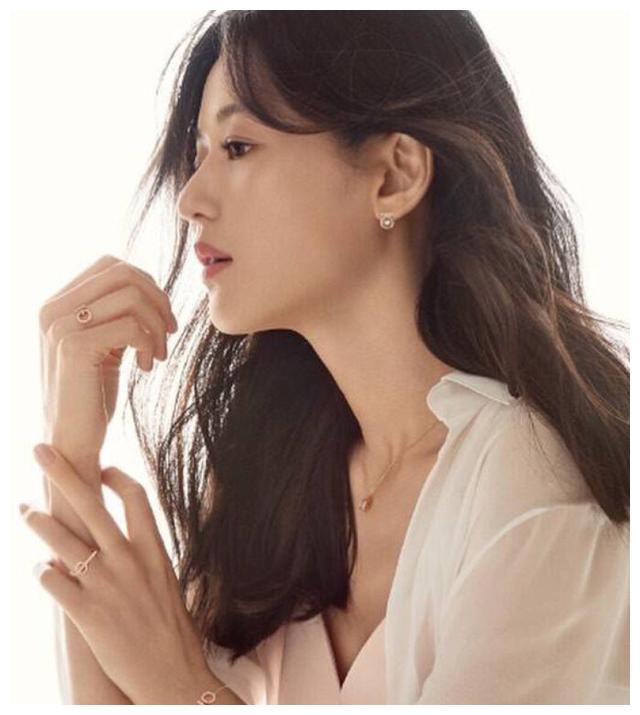 全智贤的气质和美到底从哪来十年如一日的她主要赢在以下三点