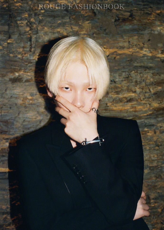 周震南金发造型大片_高清图集_新浪网