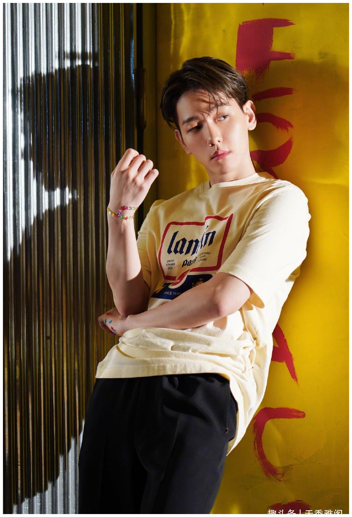 lucas开玩笑边伯贤对身体进行羞辱网友意见相左引争议