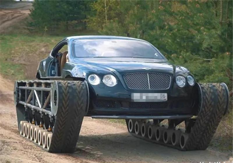 宾利装上履带后,瞬间成为汽车界的"坦克",路人却纷纷绕行!