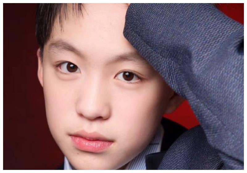 文章"儿子"偷偷长大,小时候奶萌可爱,如今帅到移不开眼!