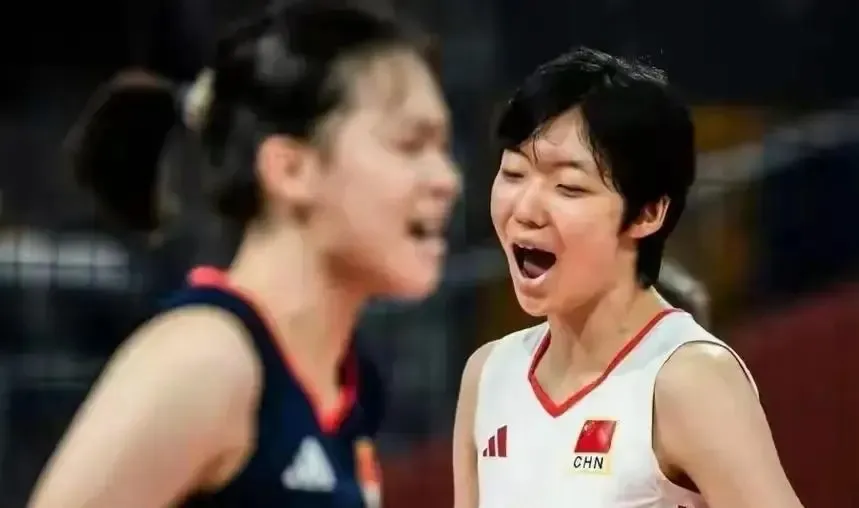江苏女排两大新人：郭中楠表现远超万梓玥，范泊宁或成翻版惠若琪