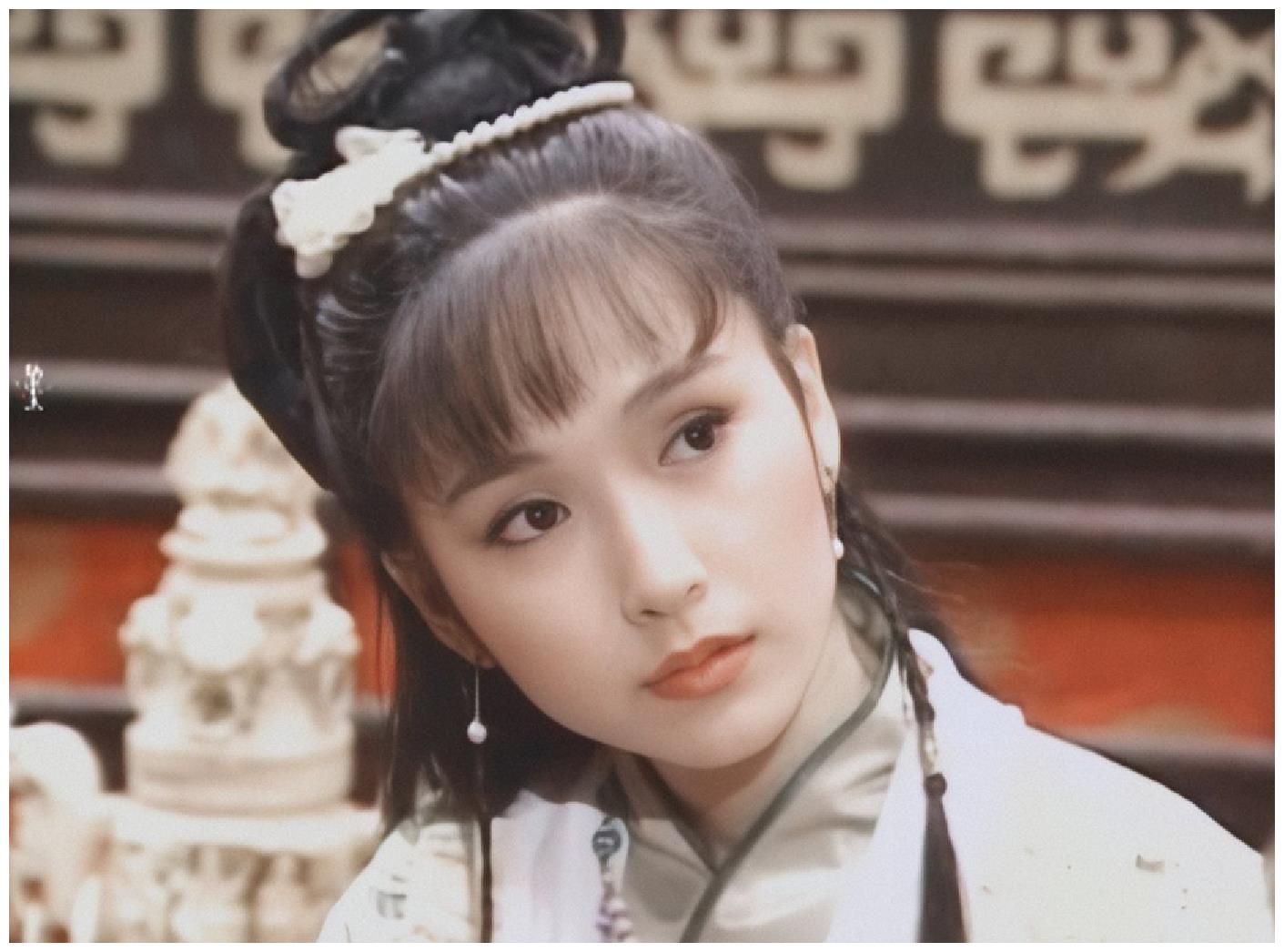 她也曾饰演过林黛玉眼神传神不输陈晓旭美得惊世脱俗