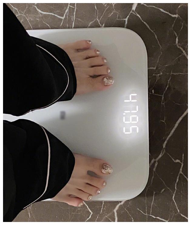 江疏影体重120?几经挫折上称原来这么重