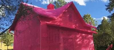 波兰一女子织毛衣上瘾,给自己房子穿上外套,家里全是毛衣装饰休闲区蓝鸢梦想 - Www.slyday.coM 波兰一女子织毛衣上瘾,给自己房子穿上外套,家里全是毛衣装饰休闲区蓝鸢梦想 - Www.slyday.coM