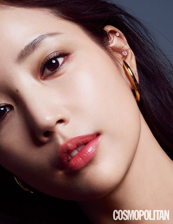 韩国女艺人奇恩世最新杂志写真曝光