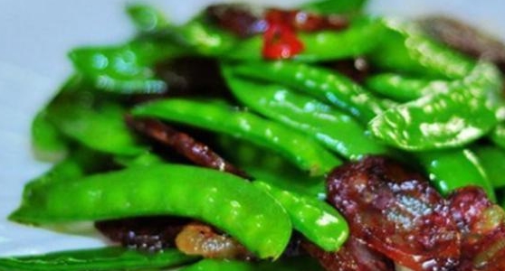 精选美食：香菇蒸鱼、浇汁茄子、椒香脆皮鱿鱼、<a href=