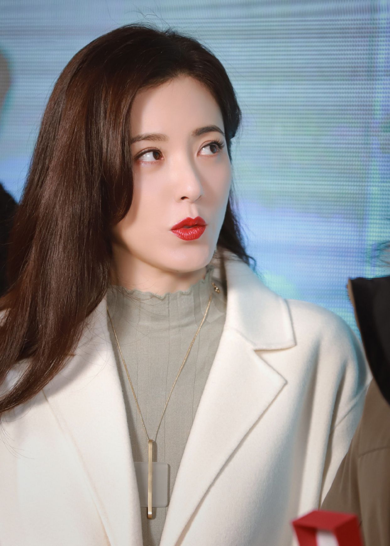 曾黎,一个温婉大气的美人