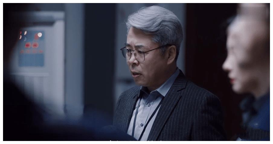 暴风眼:程雷应该是沉睡者,他查证档案室有人进入,是另有目的