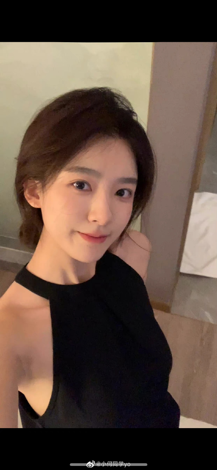 美女小何同学可爱美照欣赏