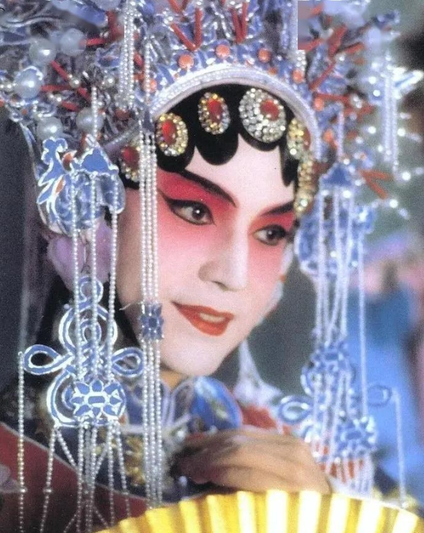 男星旦角妆大赏张艺兴和张国荣之间还差10个尹正