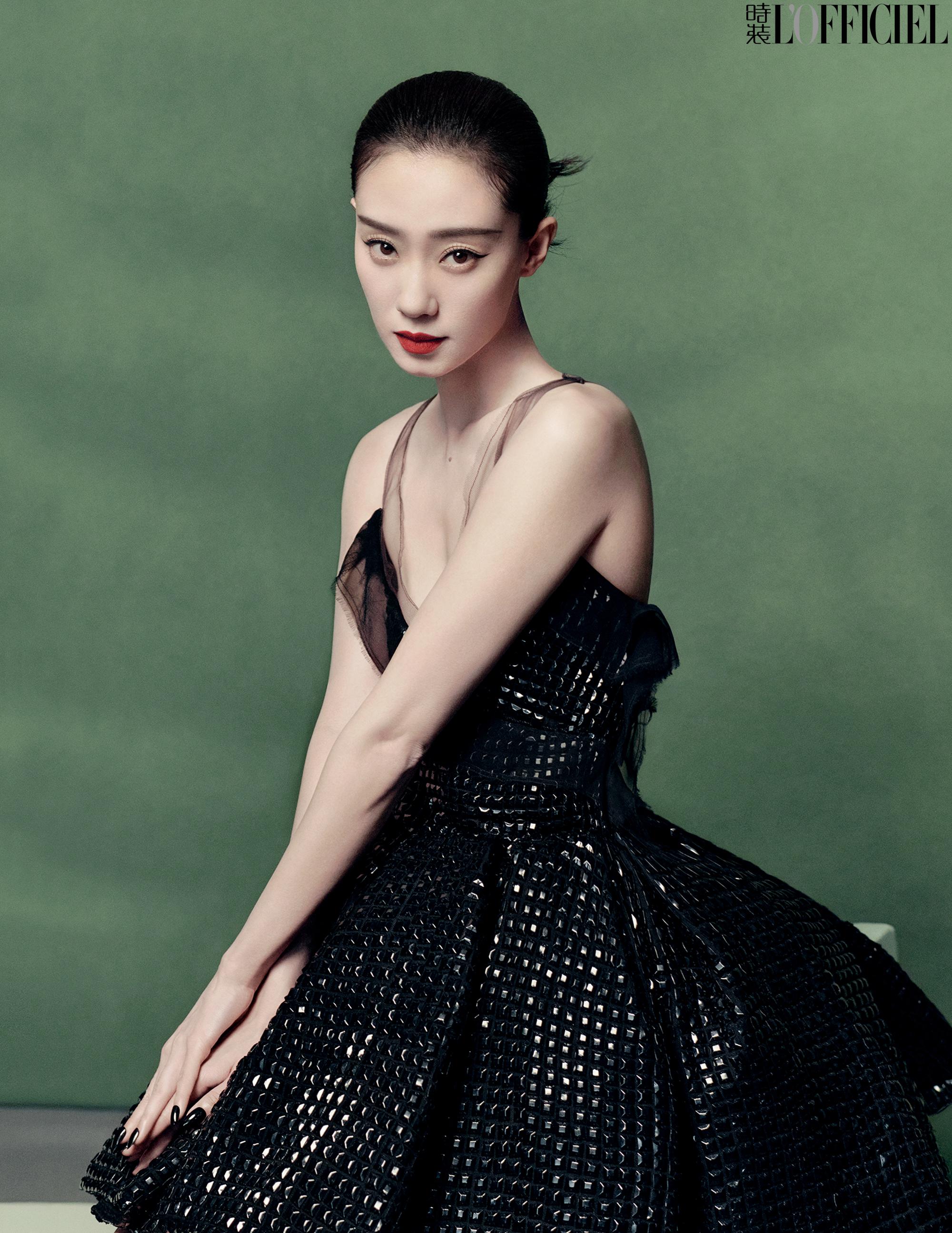 张小斐时装lofficiel大片释出百变造型诠释多面魅力