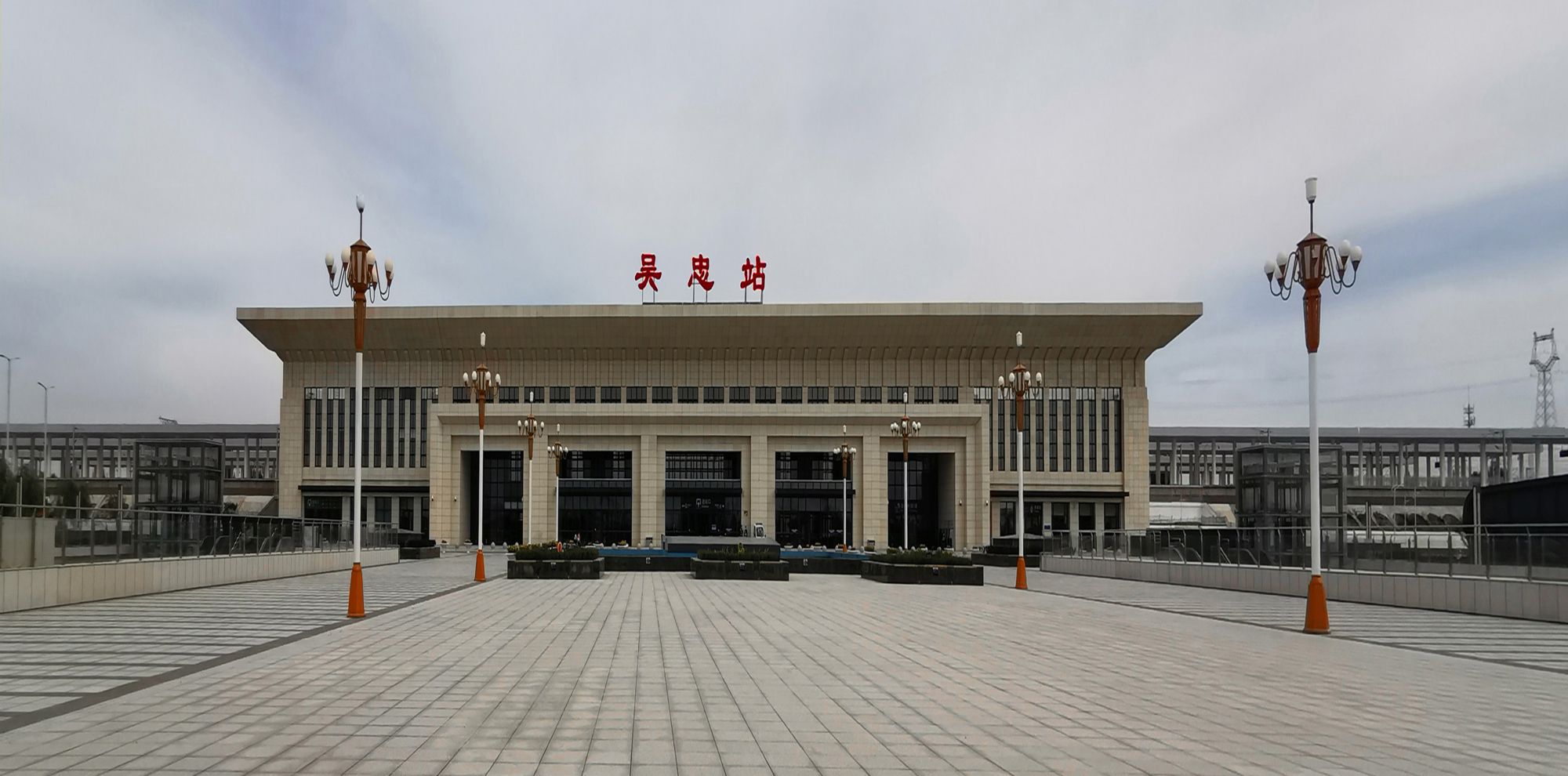 宁夏吴忠高铁站广场很漂亮_高清图集_新浪网