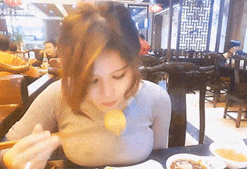 神回复：假如你女朋友发烧40度，你王者荣耀晋级赛刚开，怎么办？休闲区蓝鸢梦想 - Www.slyday.coM