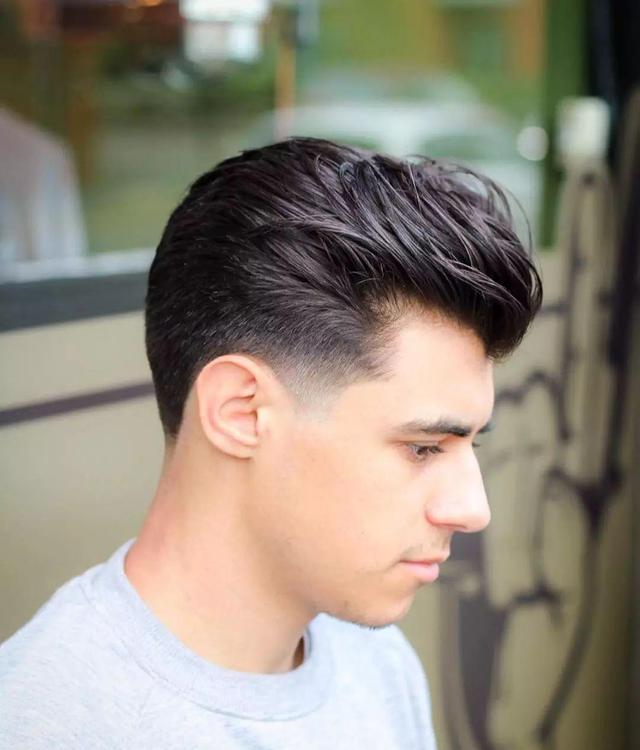 圆脸男生的几款显瘦发型