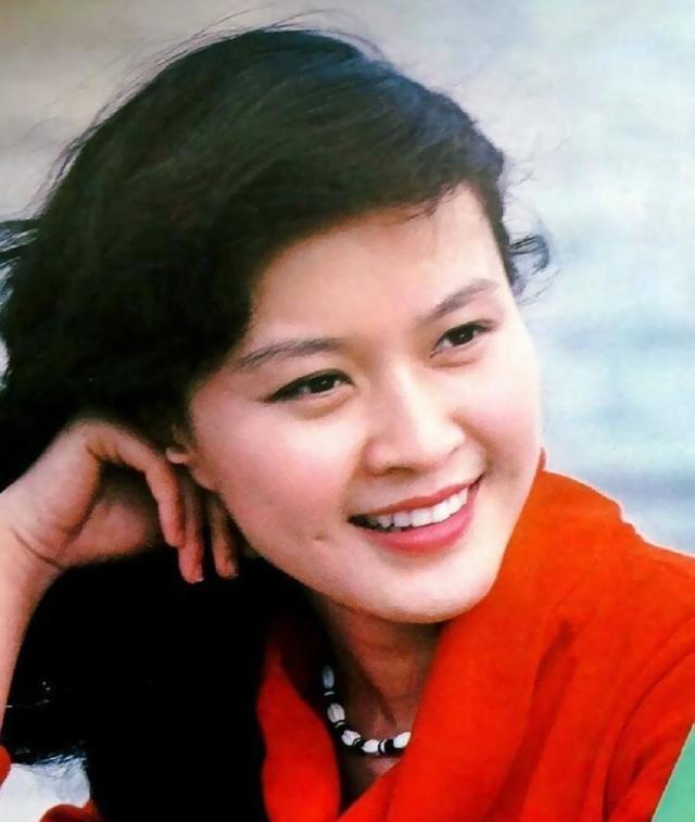 霸王屠洪刚的浪荡情史辜负两任妻子母亲离世让他幡然醒悟