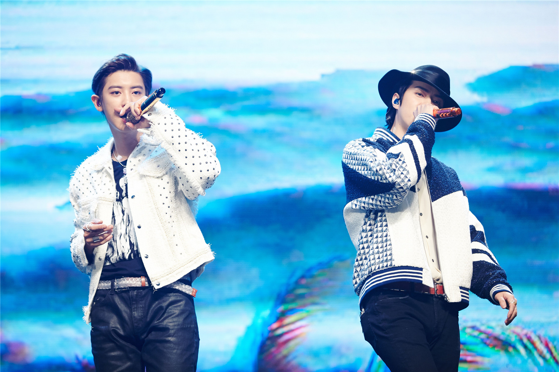 冯提莫,鬼鬼吴映洁,jade乐团等15组华语艺人在内的百余组跨国阵容