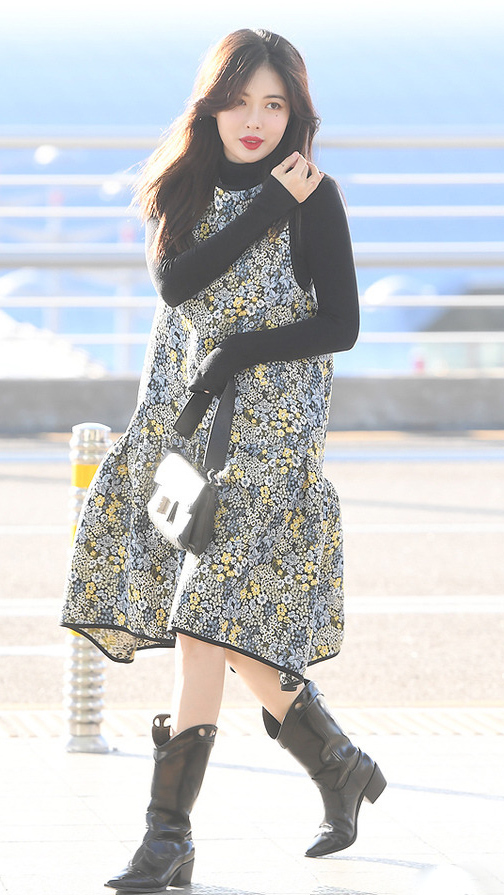 金泫雅身穿奶奶风碎花连衣裙一般人驾驭不了