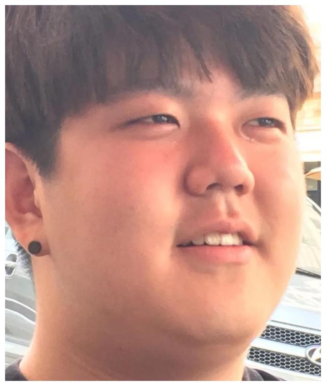 小伙成功甩肉90斤从路人甲瘦成彭于晏变化堪比整容