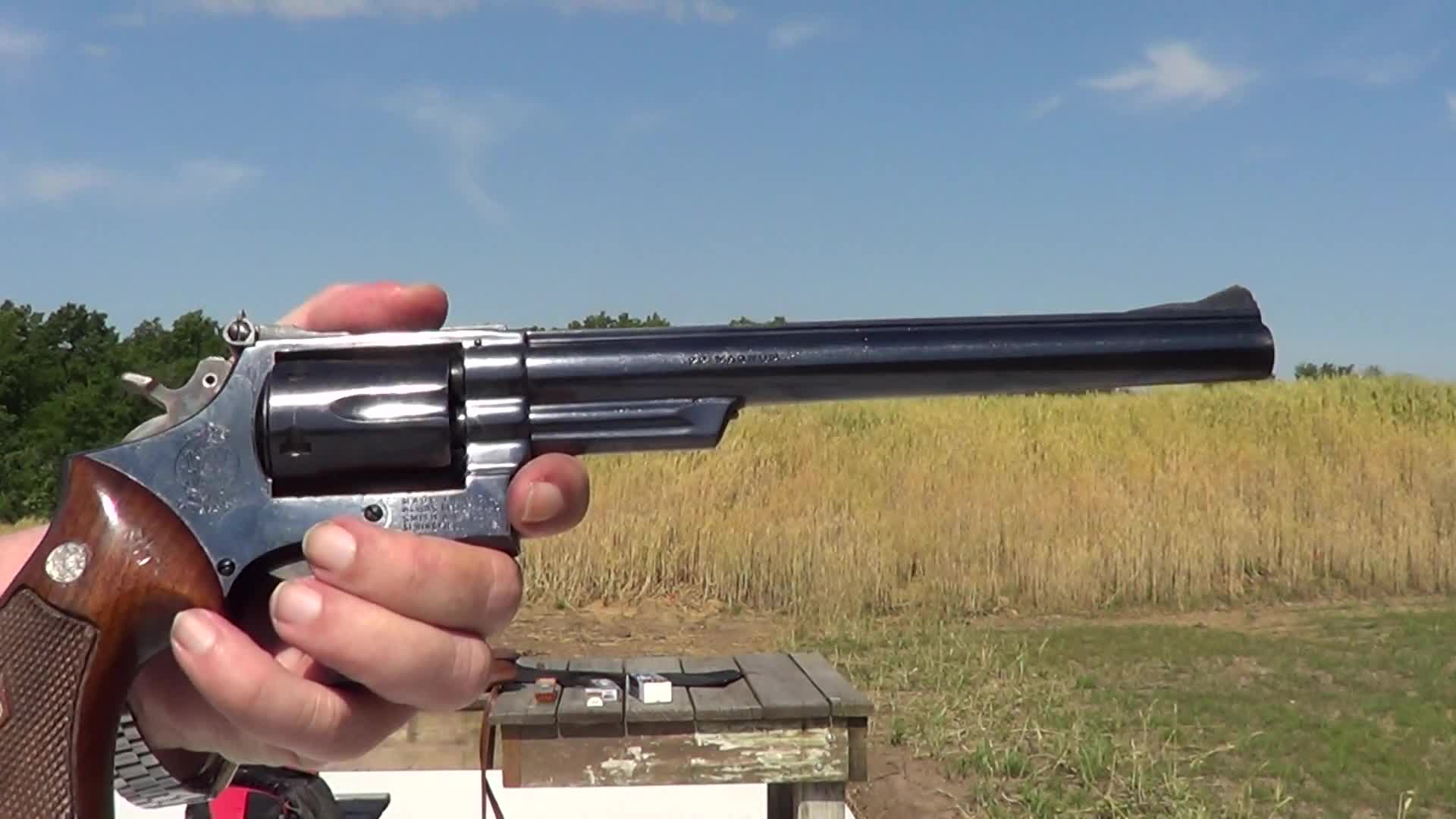 堪称经典的mr73左轮手枪,射击精度高威力强