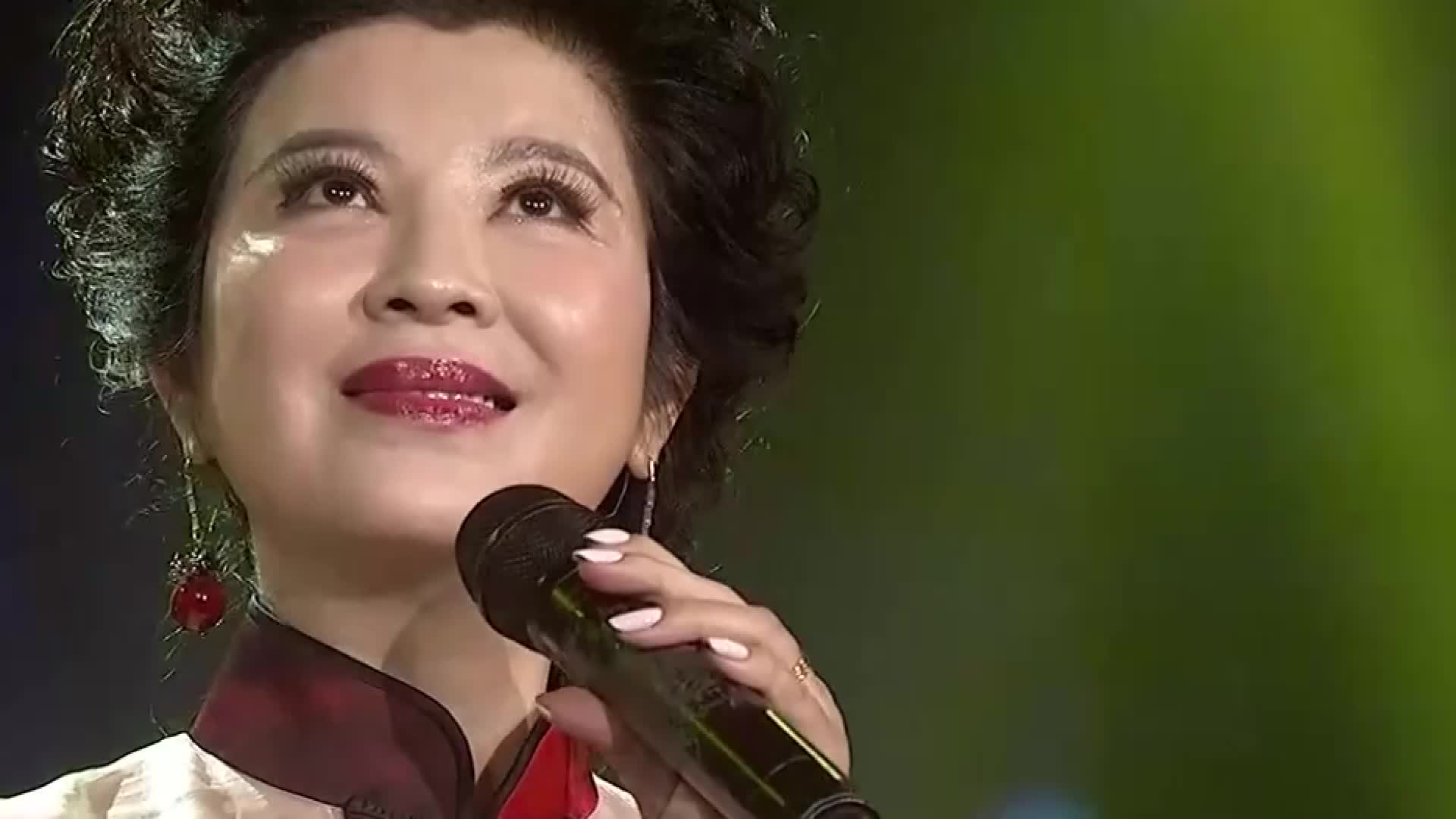 杭天琪再唱《前门情思大碗茶》,嗓音清雅回荡,百听不厌!